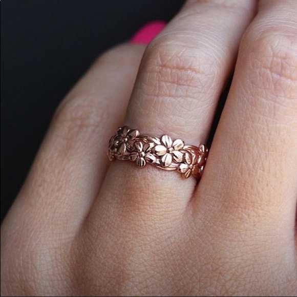 Rose Flower 🌸 Rose Gold Band🌸 - Picture 2 of 4